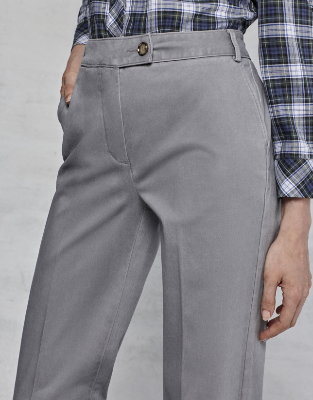 Pantalón recto gris
