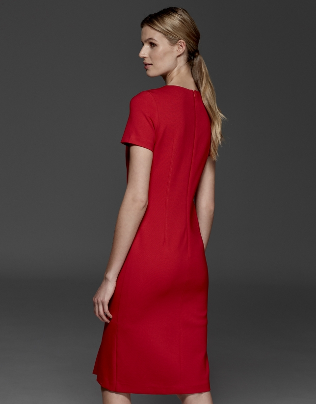 Short-sleeved red dress 