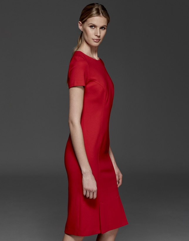 Short-sleeved red dress 