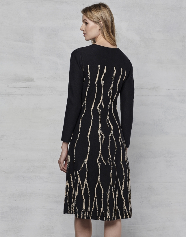 Black evasé knit dress