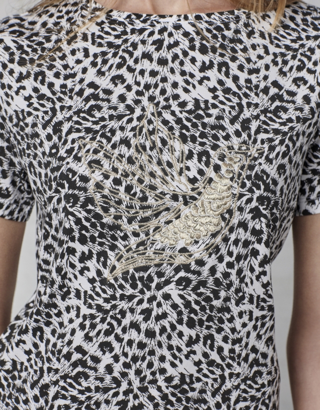 Embroidered, short-sleeved t-shirt