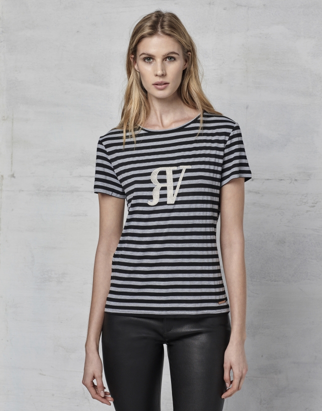 Striped, short-sleeved t-shirt with RV logo