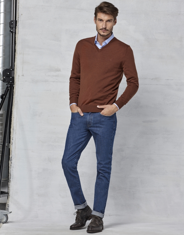Brown wool sweater with V neck