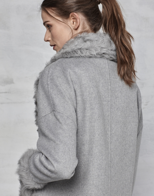 Gray double-faced three quarter jacket with fur collar
