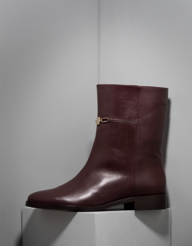 Brown leather Gauguin flat ankle boots