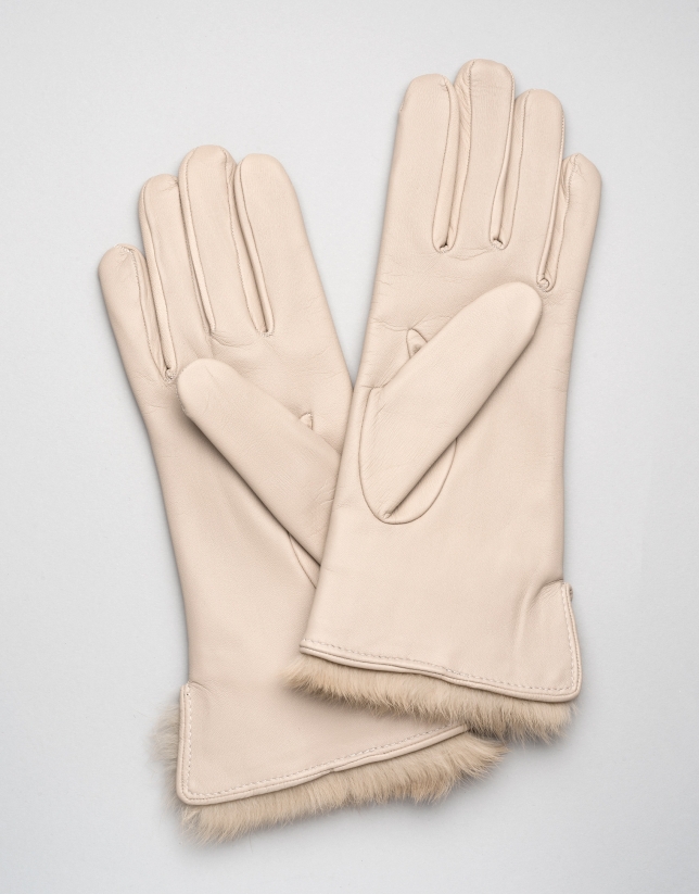 Camel, fur-lined leather gloves