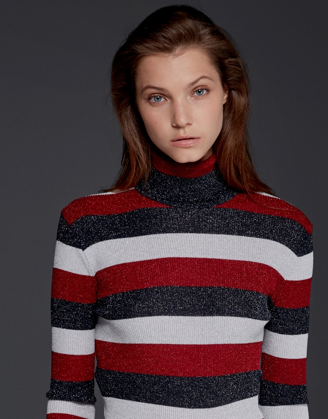 Red/black ribbed sweater