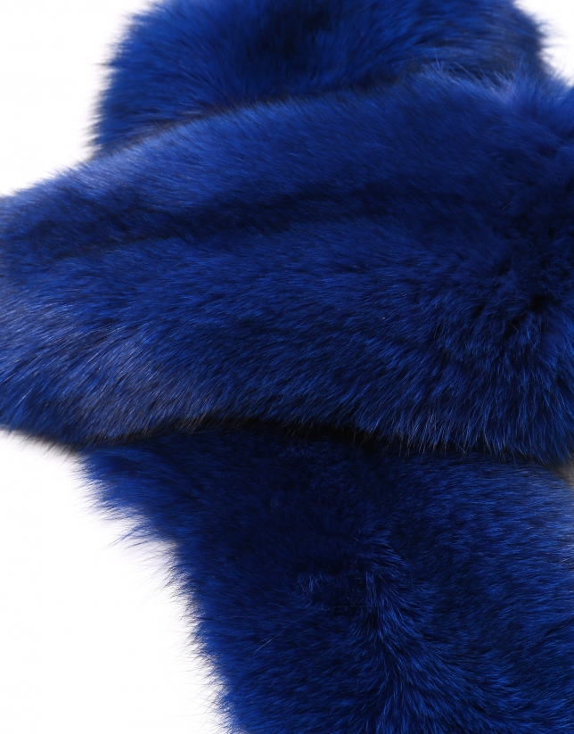 Klein blue fox collar