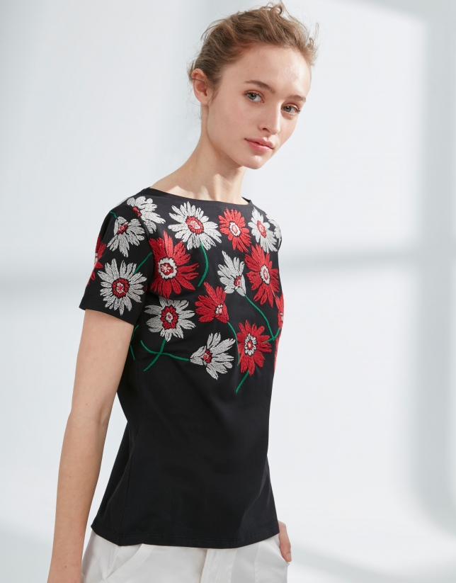 Black floral print t-shirt