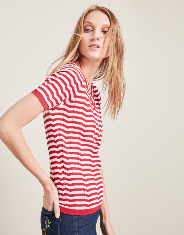 Red short-sleeved striped sweater