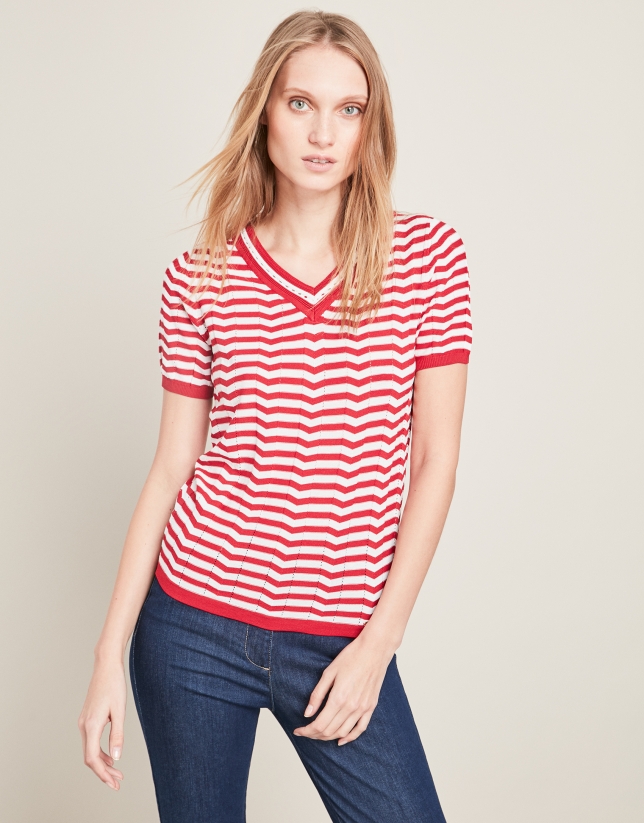Red short-sleeved striped sweater