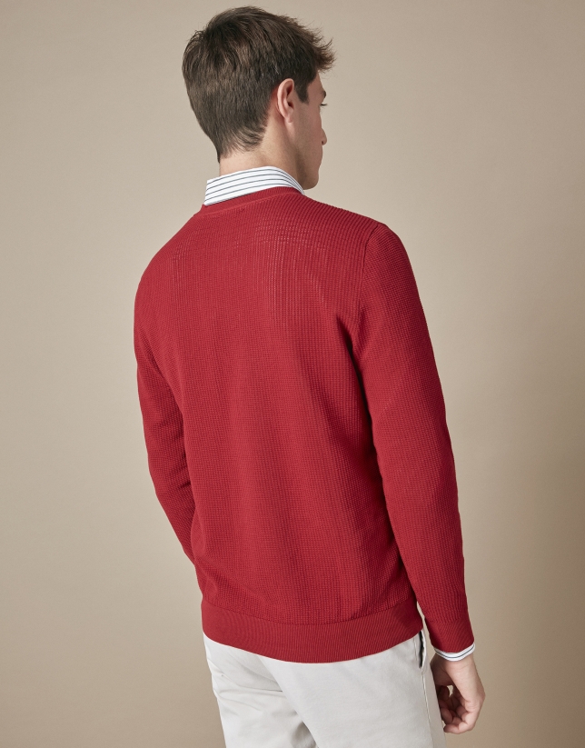 Burgundy structured sweater with round neck