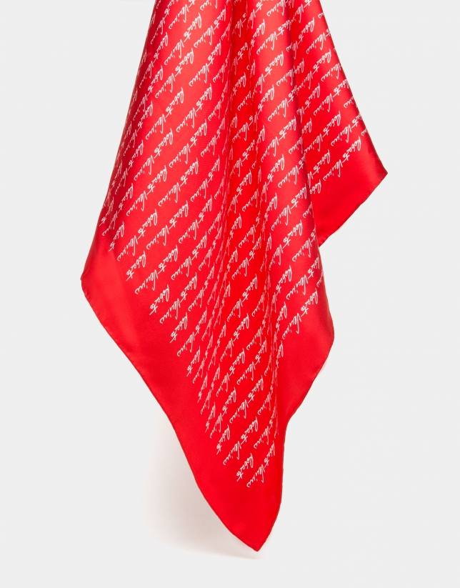 Pañuelo seda rojo logos firma