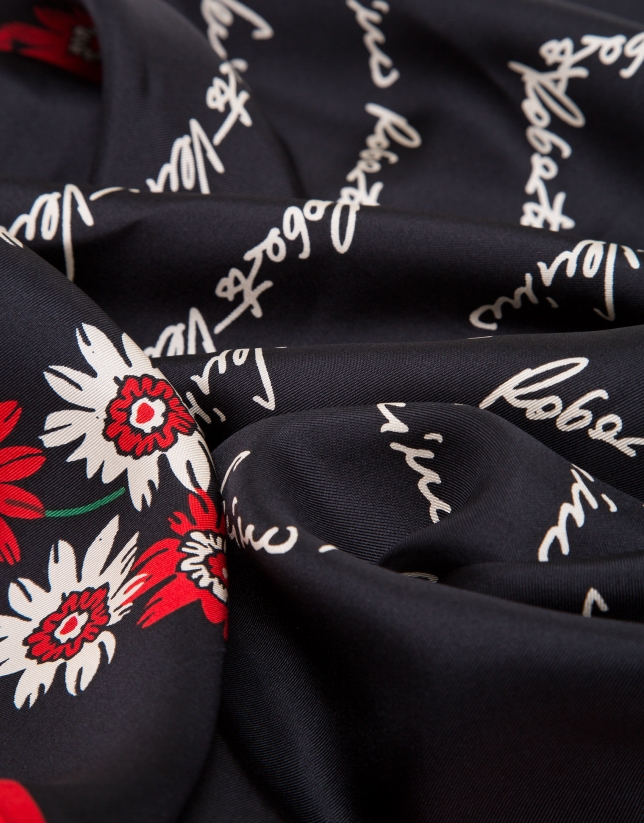 Pañuelo seda negro estampado flores y firmas