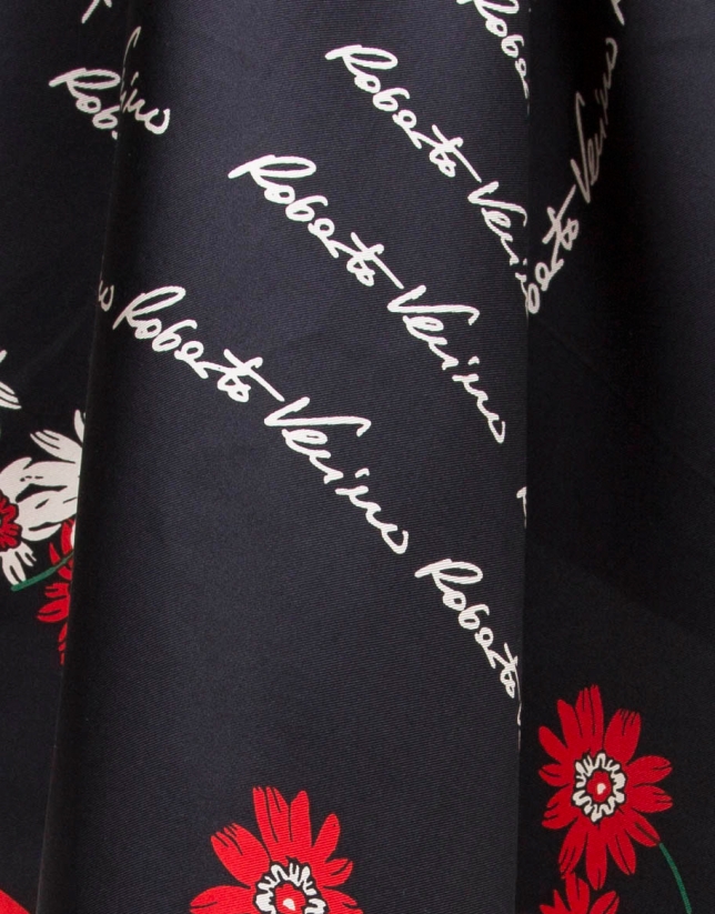 Pañuelo seda negro estampado flores y firmas