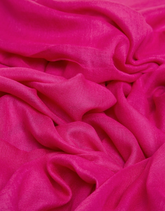 Foulard liso rosa con remate de logos