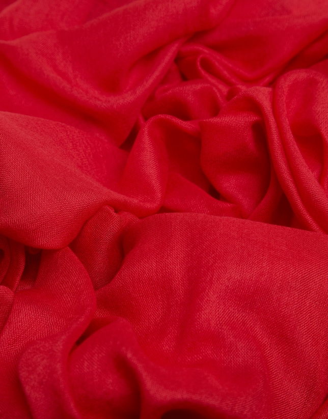 Foulard liso rojo con remate de logos