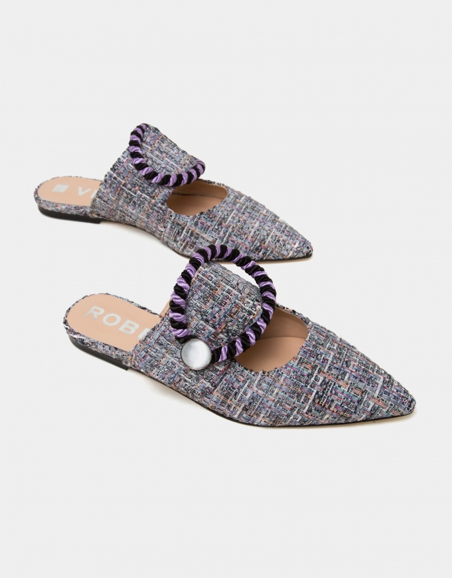 Multicolor threads on Tahice fabric slippers