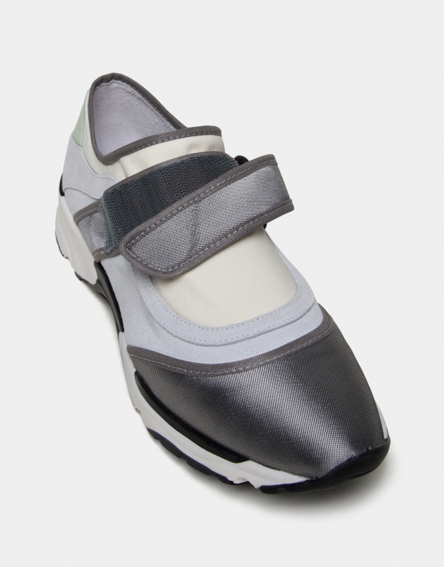 Gray leather and fabric Tulip running shoes