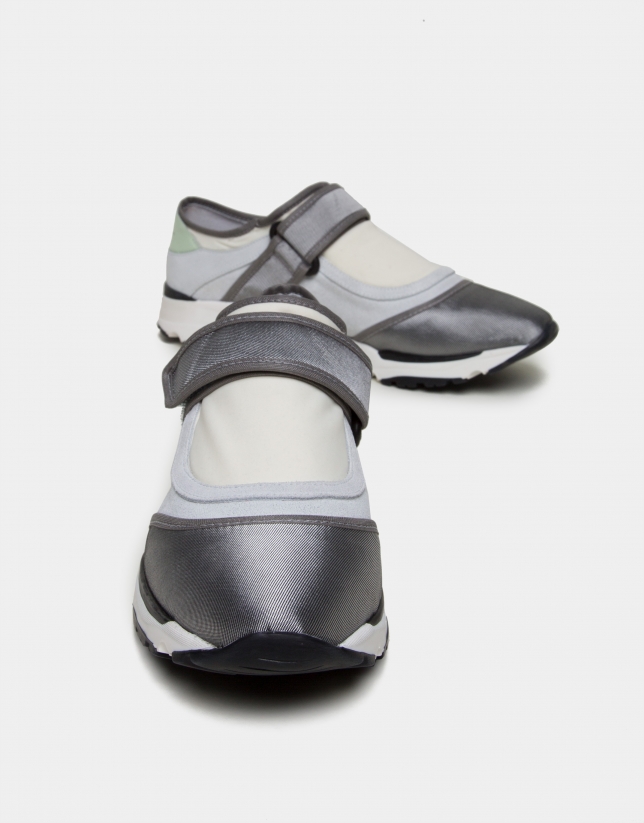 Gray leather and fabric Tulip running shoes
