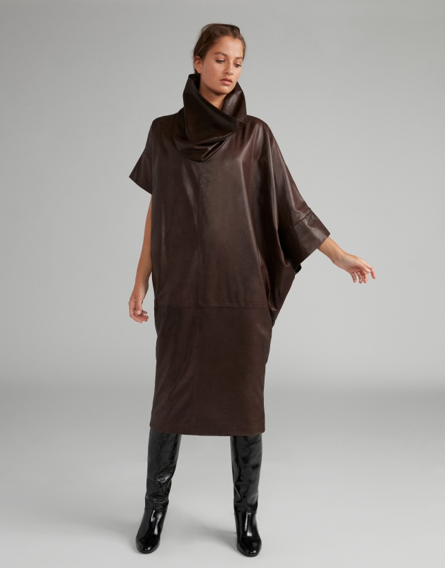 Vestido napa marrón asimétrico