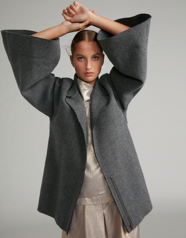 Abrigo capa lana gris claro