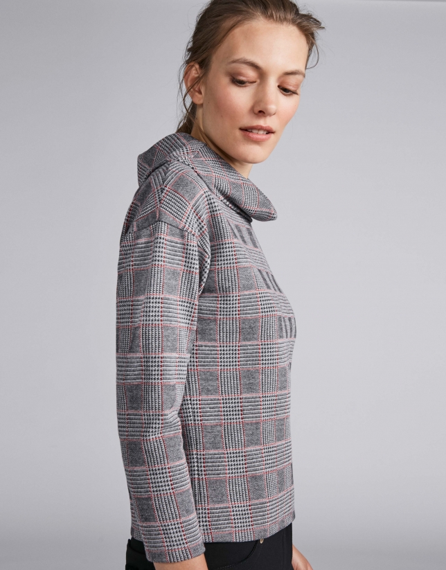 Gray knit glen plaid top with red lines