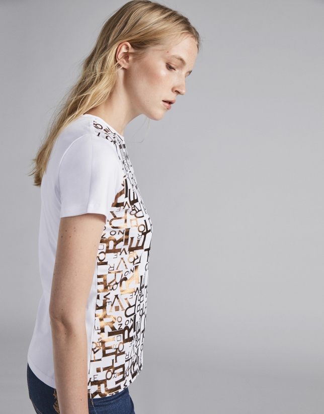 White short-sleeved top with RV print