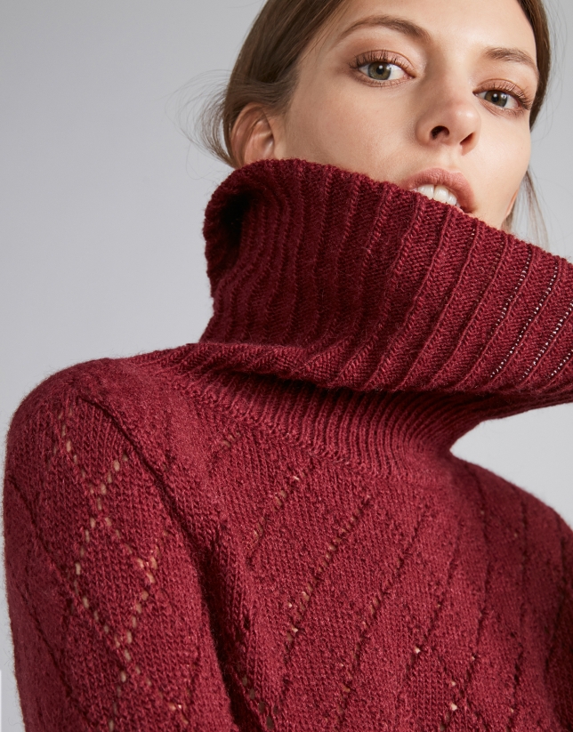 Scarlet openwork sweater with asymmetric collar