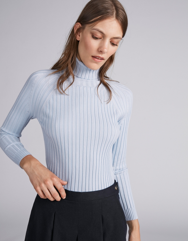 Light blue ribbed sweater with turtle neck