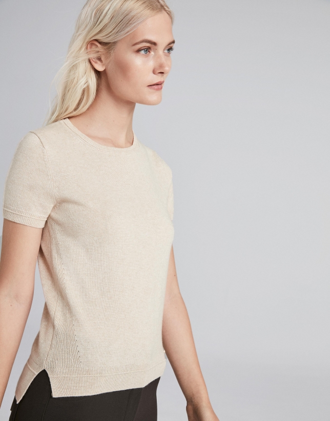 Beige short sleeved sweater set