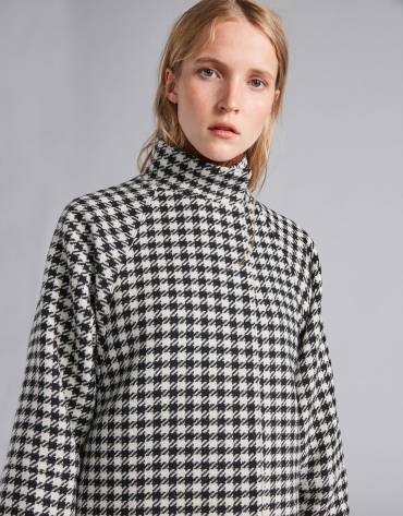 Houndstoohs black and white checked cape jacket