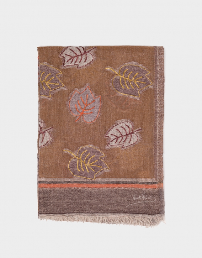 Camel wool foulard with large leaf print