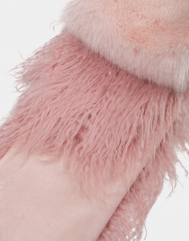 Pastel pink fur-effect scarf