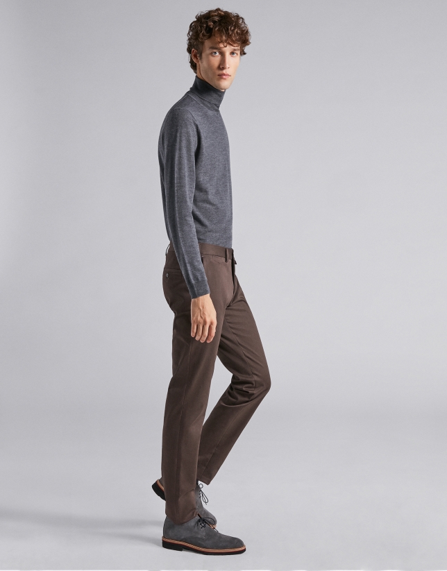 Pantalón chino algodón marrón