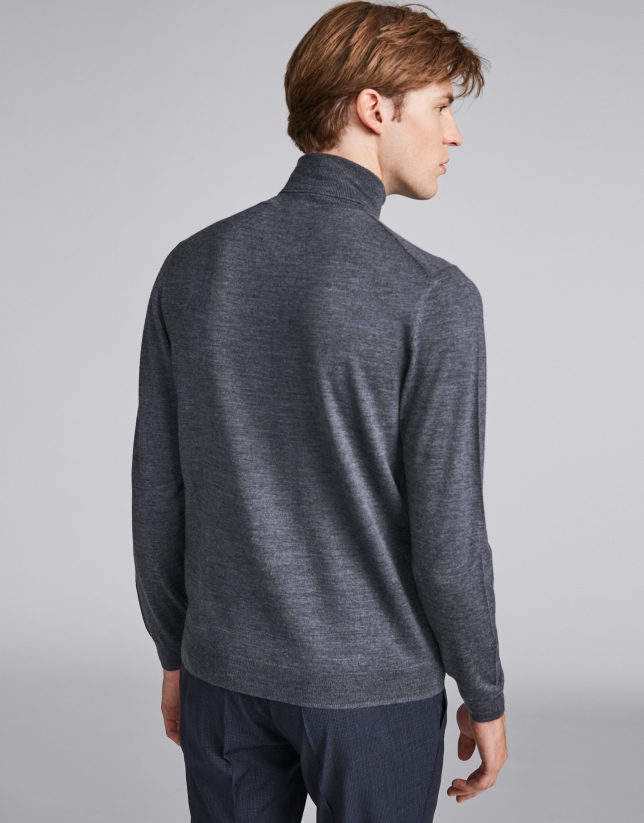 Gray sweater with crew neck 