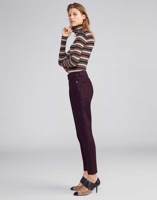 Burgundy pants with 4 pockets