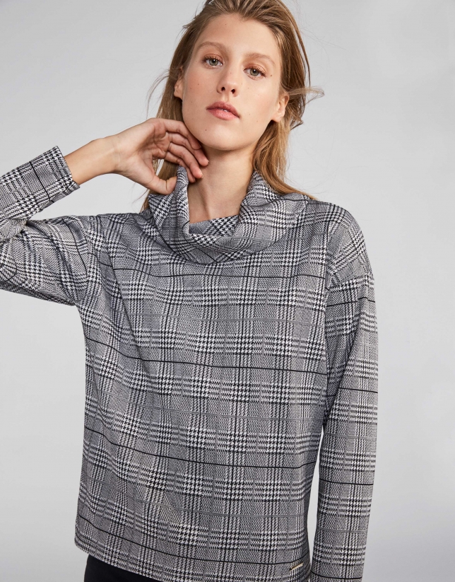 Gray knit glen plaid top