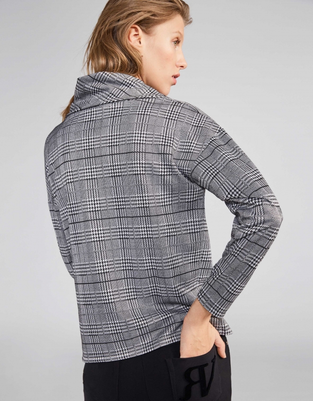Gray knit glen plaid top