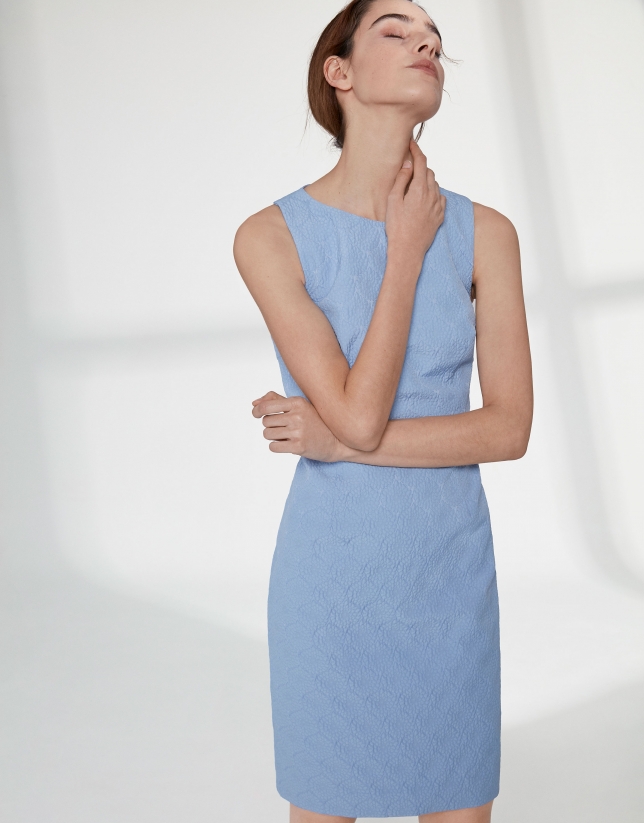 Ultramarine sleeveless midi dress with decoration in the back 