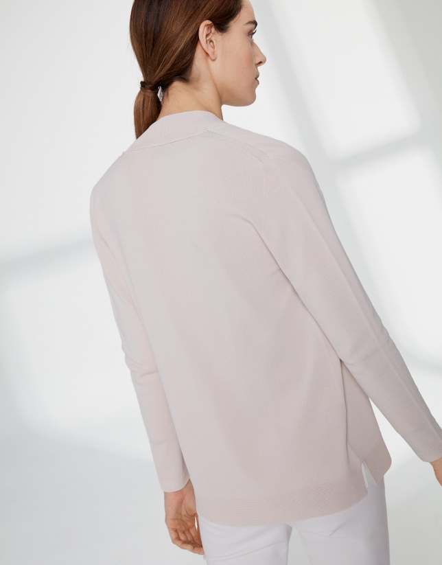 Sandy-colored long sleeve thin jacket