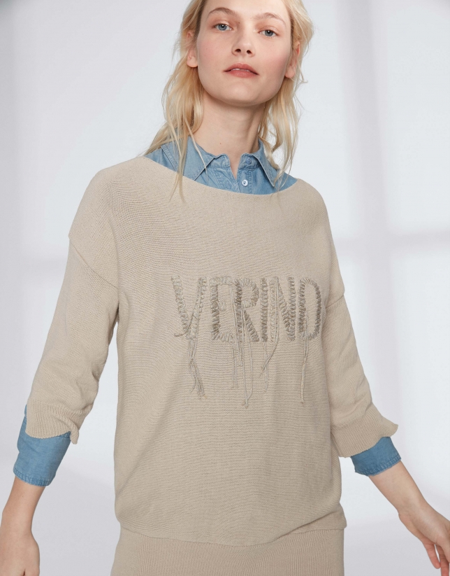 Hazelnut sweater with embroidered Verino logo