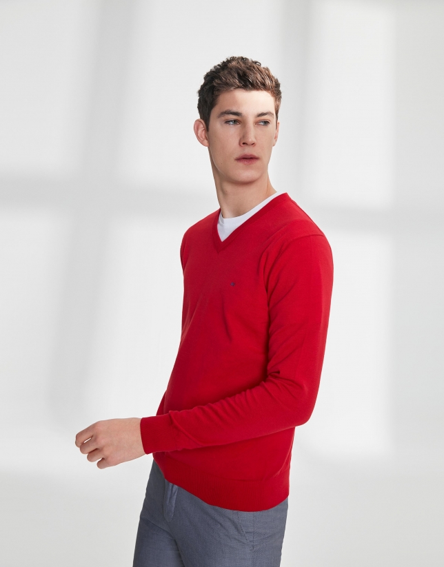Red cotton, V-neck sweater