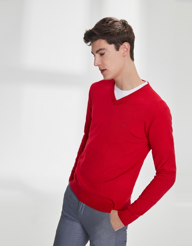 Red cotton, V-neck sweater
