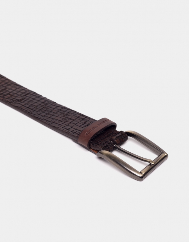 Cinturón grabado marrón