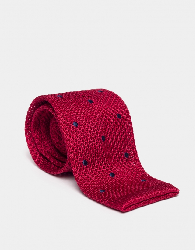Red knit silk pique straight-edged tie with blue dots