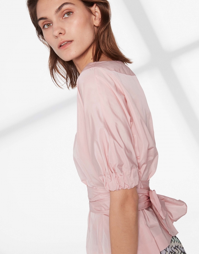 Pink shirt with boat neck