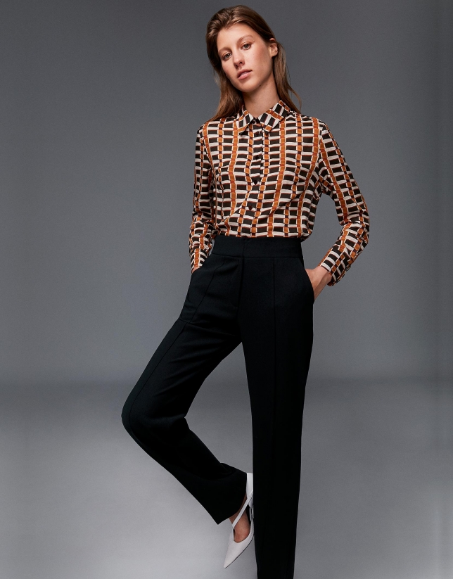 Black straight pants with rib in front