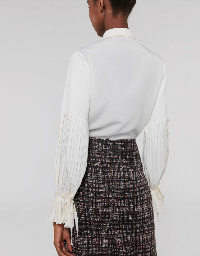 Ivory shirt with pleated sleeves