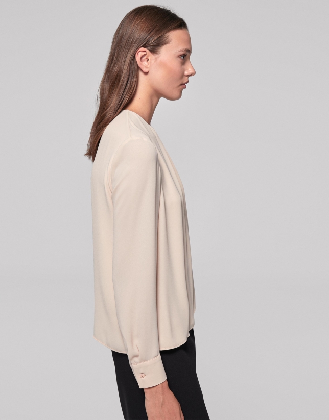 Vanilla shirt with folds at neckline